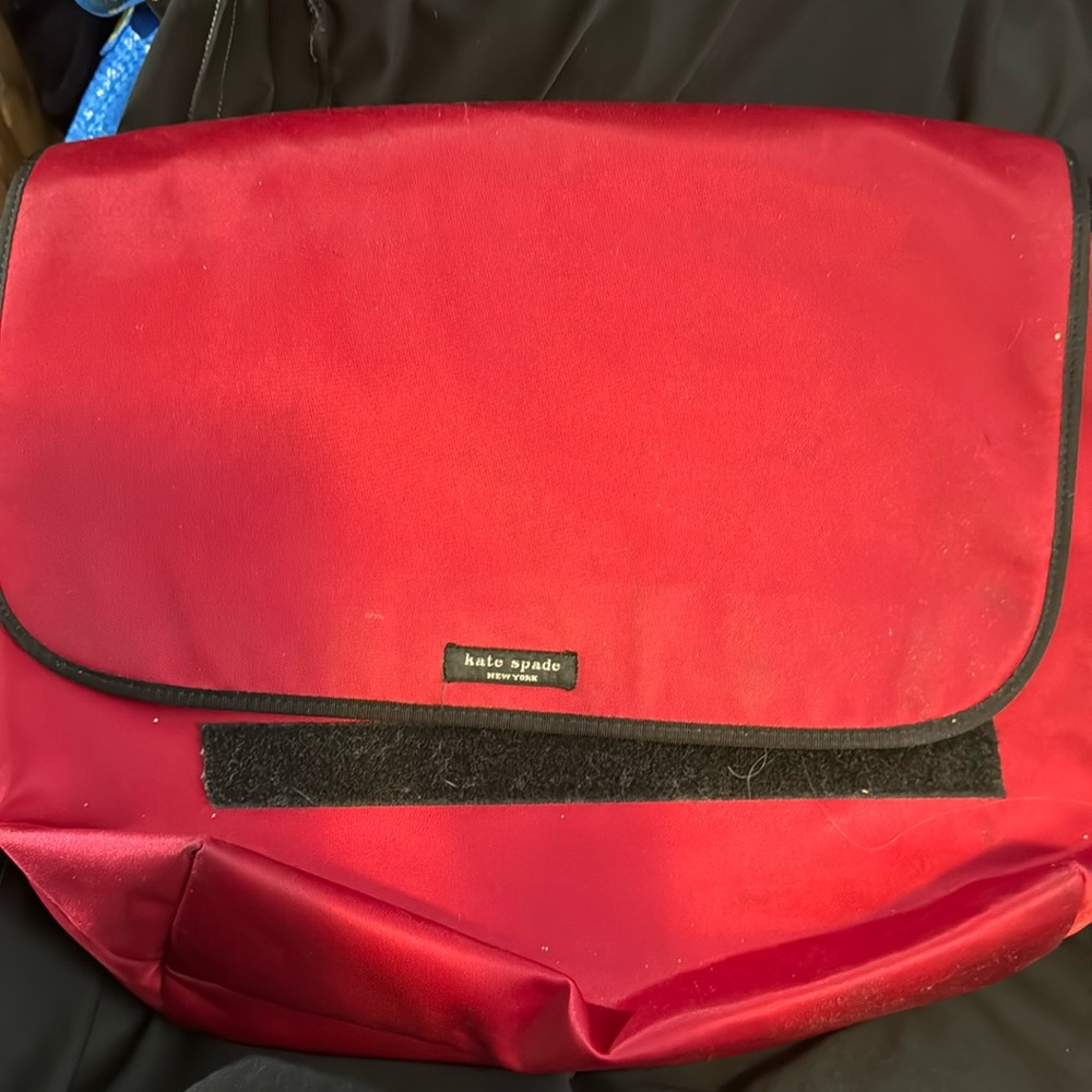 Kate Spade color red